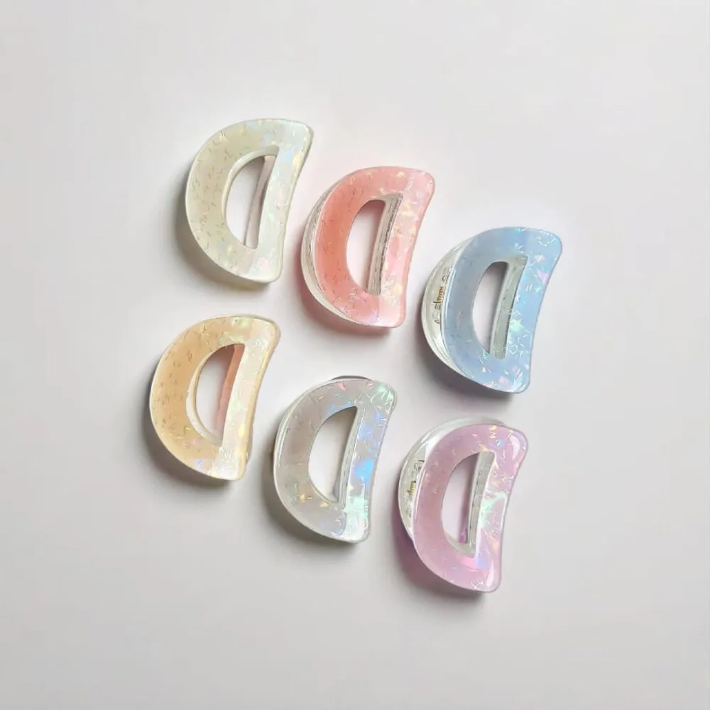 SDL - 1 Piece of Random Color D Shaped Design Premium Clutches