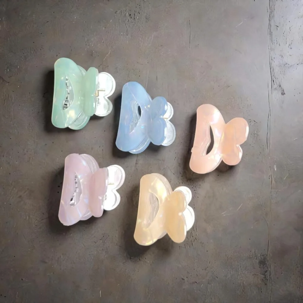 SDL - 1 Piece of Random Color Butterfly Design Premium Glossy Finish Clutches