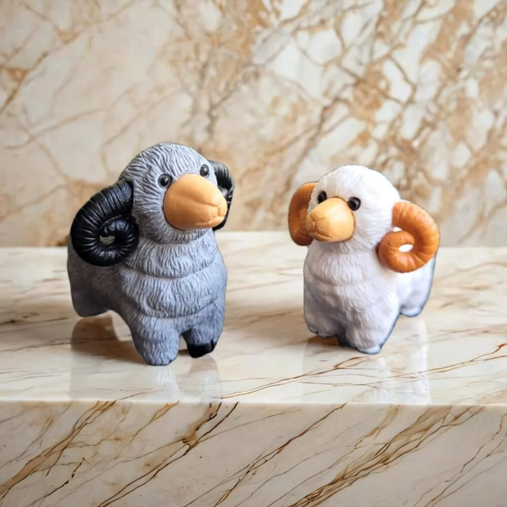 SDL - 2 Pieces of Sheep Miniatures for Showpieces and Cars