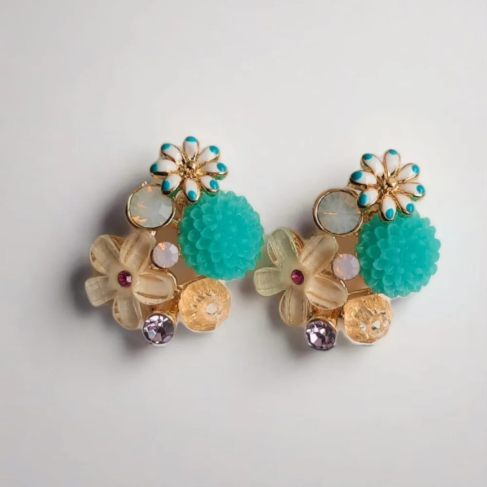 SDL - 1 Set of Beautiful Korean Earrings with Green and Flower Designs