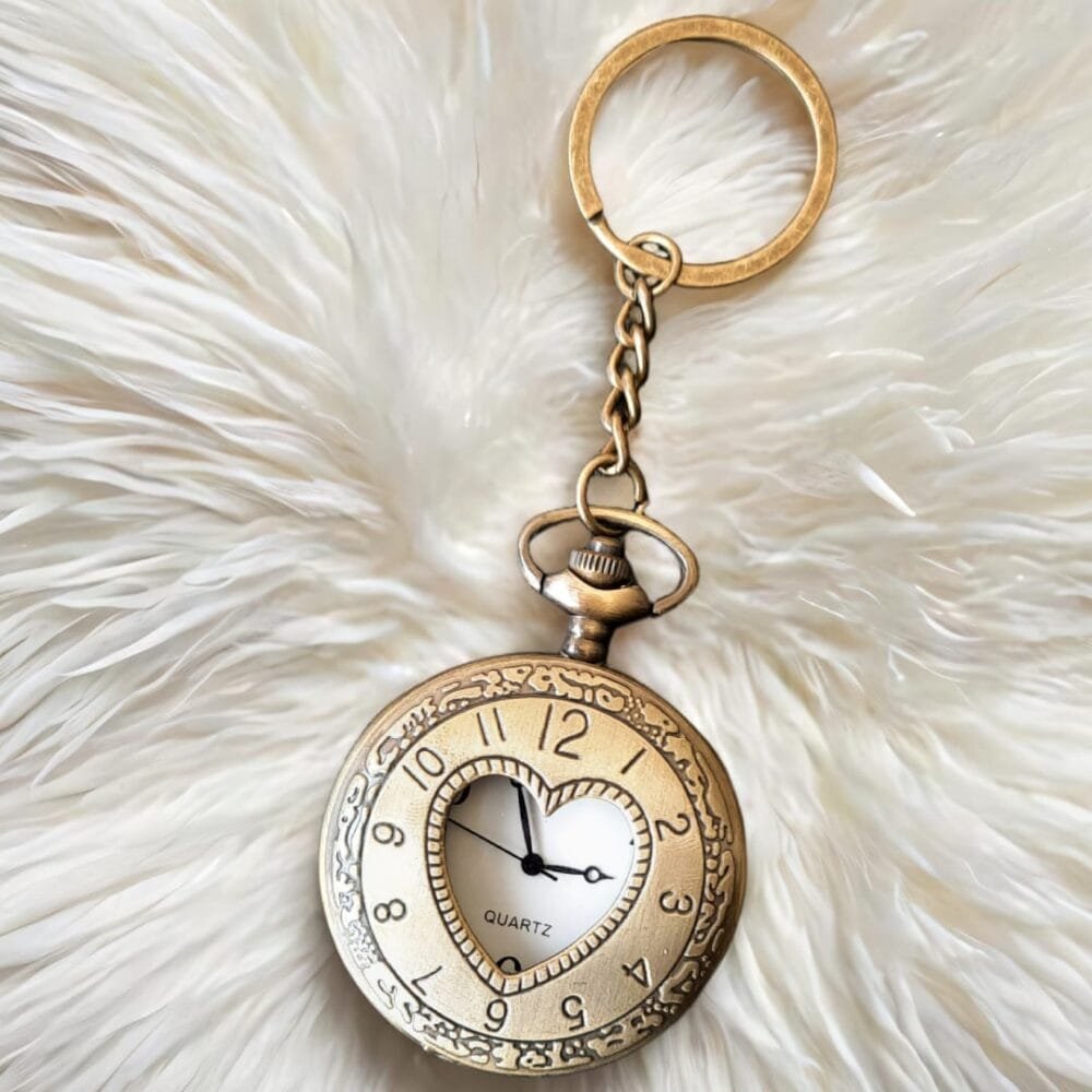 SDL Premium Heart Shape Print Design Vintage Metal Active Clock Keychain for Gifts and Aesthetic Use Unisex
